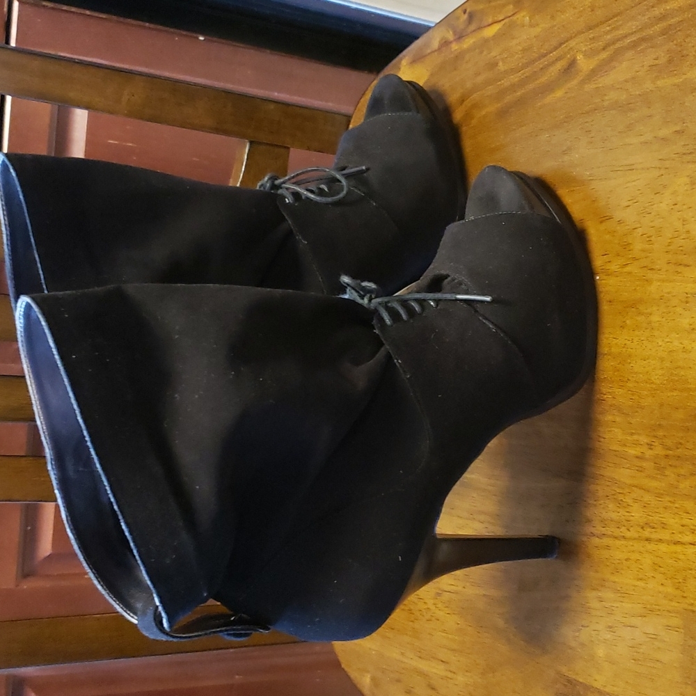 Nine West suede Booties